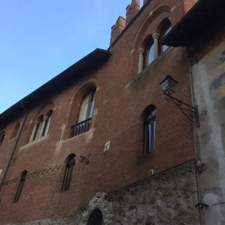 Castello Mellana Couette-café Rosignano Monferrato