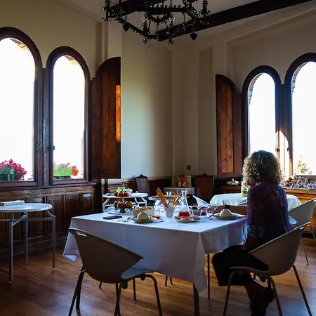 Castello Mellana Couette-café 4*