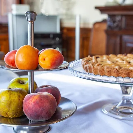 Castello Mellana Couette-café 4*