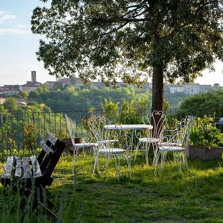 Castello Mellana Couette-café